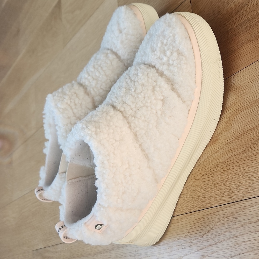 Sorel Women's Cream Faux-Sherpa Slip-On Ankle Booties